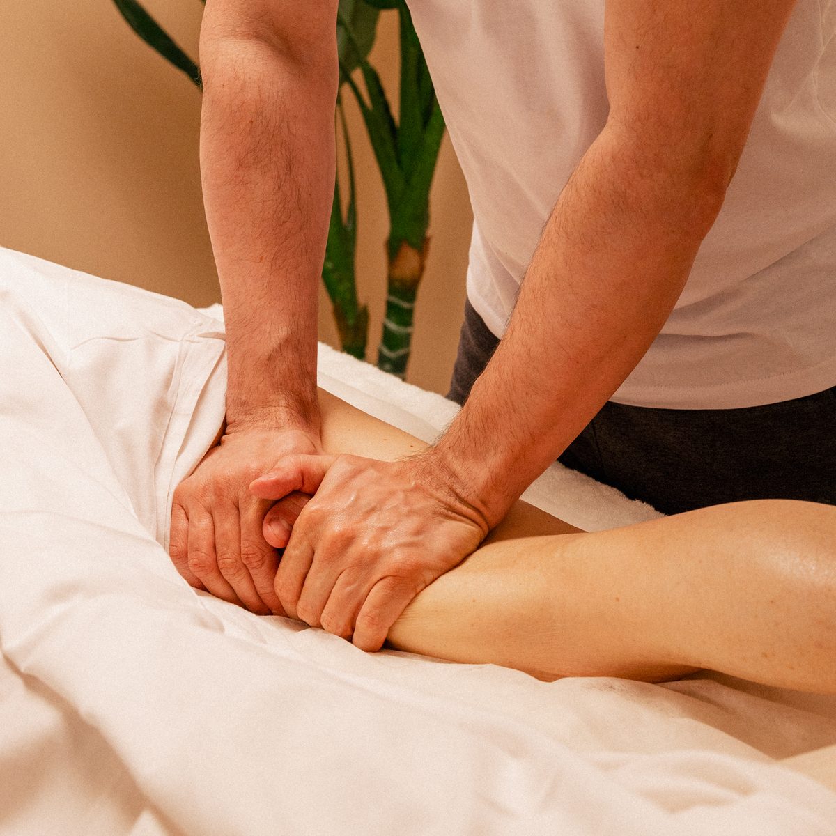 Legg- og lårmassasje